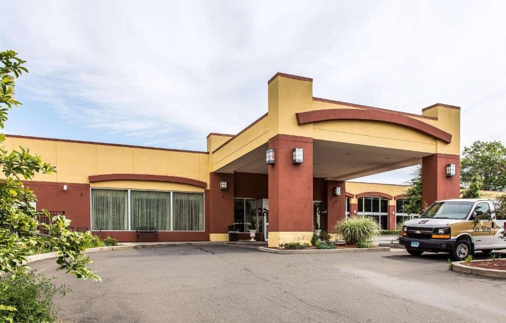 Clarion Hotel & Suites Hamden-New Haven