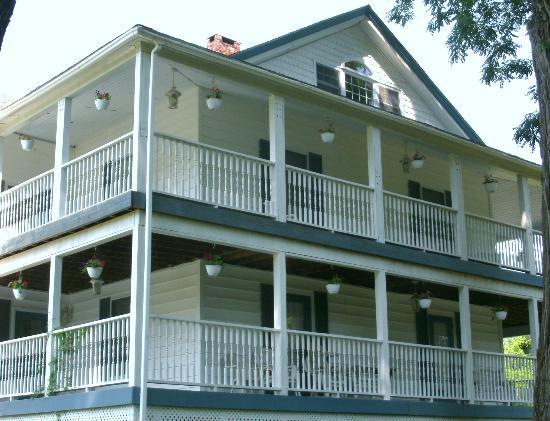 Locust Tree Bed & Breakfast