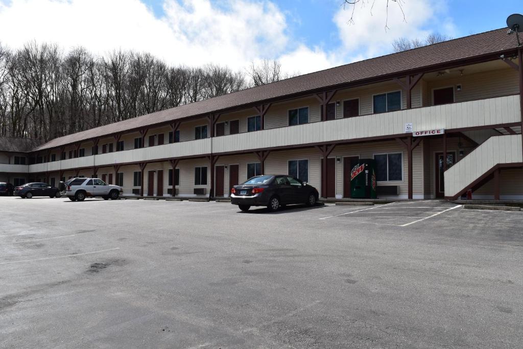 Plymouth Motor Lodge