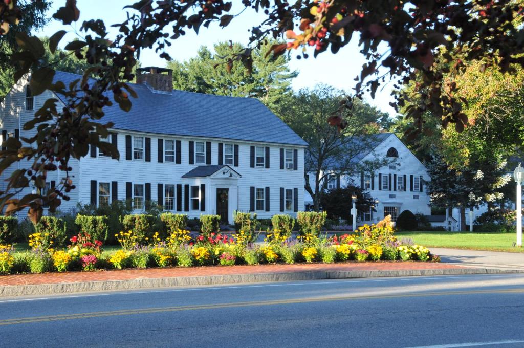 Publick House Historic Inn