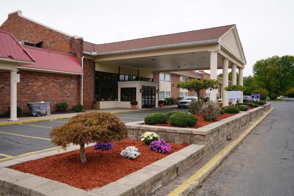 Rodeway Inn & Suites East Windsor